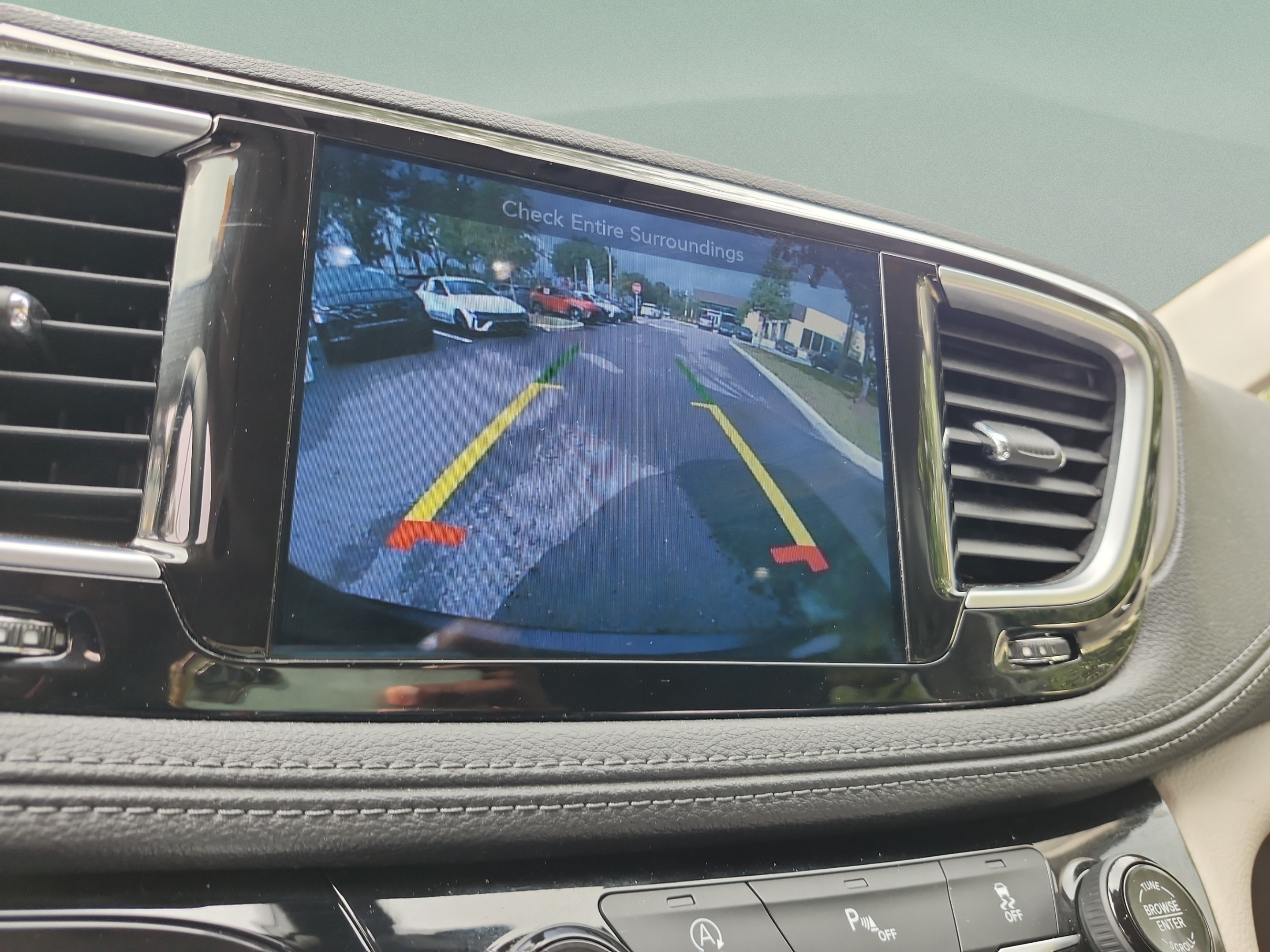 Used 2017 Chrysler Pacifica Limited FWD image 25