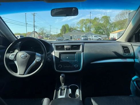 Used 2016 Nissan Altima 2.5 S w/ Power Driver Seat Package image 9