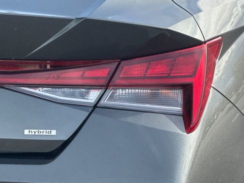 Used 2025 Hyundai Elantra Limited image 22
