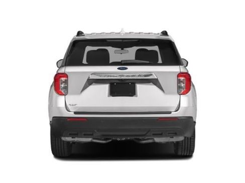 Used 2023 Ford Explorer XLT w/ Equipment Group 202A image 5