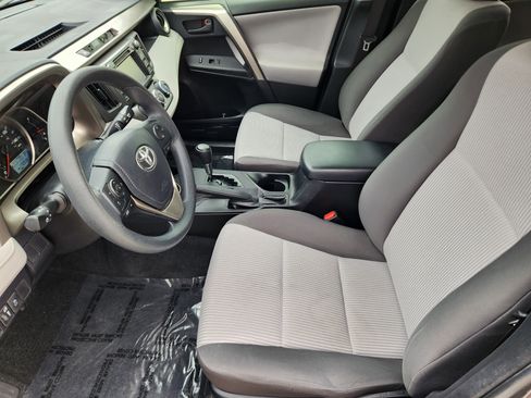 Used 2015 Toyota RAV4 LE image 15