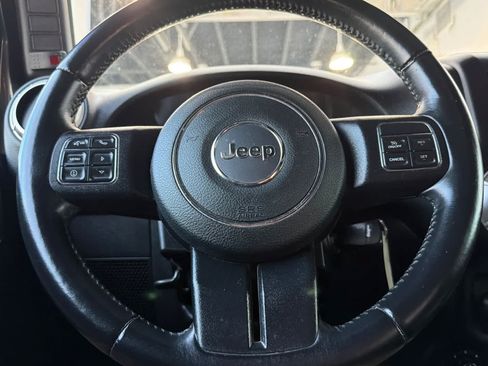 Used 2016 Jeep Wrangler Unlimited Sahara w/ Connectivity Group AWD/4WD image 24