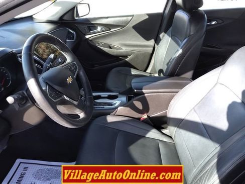 Used 2016 Chevrolet Malibu LT w/ Driver Confidence Package image 10