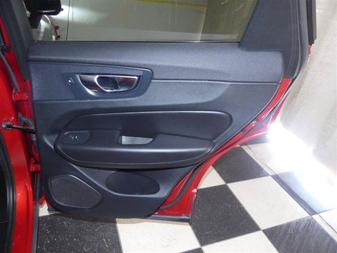 Used 2023 Volvo XC60 B5 Plus w/ Protection Package AWD/4WD image 32