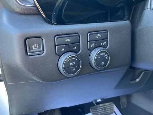 Used 2023 Chevrolet Silverado 1500 LT image 19