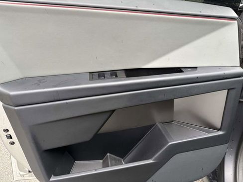 Used 2024 Tesla Cybertruck AWD Crew Cab image 13