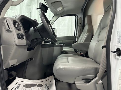 Used 2024 Ford E-350 and Econoline 350 Super Duty image 15