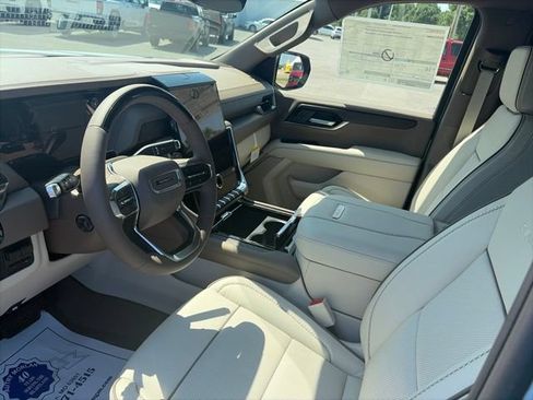 New 2026 GMC Yukon Denali w/ Advanced Technology Package AWD/4WD image 16