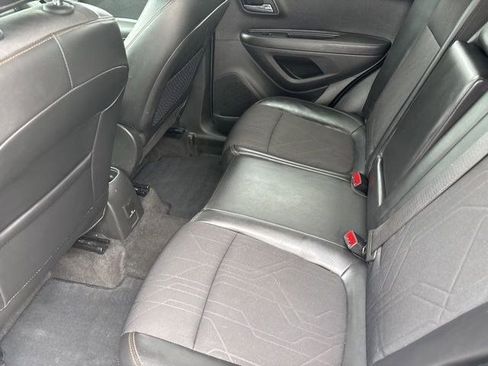 Used 2019 Chevrolet Trax LT w/ LT Convenience Package image 30