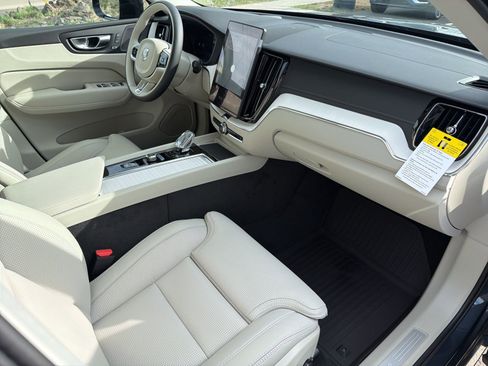 New 2026 Volvo XC60 B5 Ultra w/ Climate Package image 27