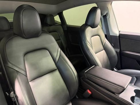 Used 2023 Tesla Model Y Long Range image 22
