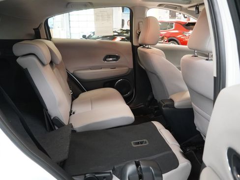 Used 2017 Honda HR-V EX image 31