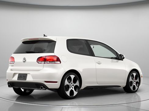 Used 2013 Volkswagen GTI Wolfsburg Edition FWD image 3