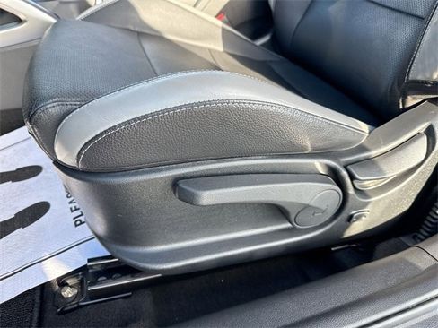 Used 2016 Hyundai Veloster Turbo image 12