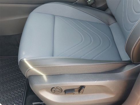 New 2026 Volkswagen Tiguan SE R-Line image 24