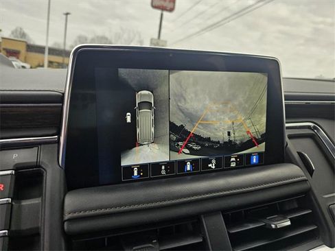 Used 2022 Chevrolet Suburban High Country image 32