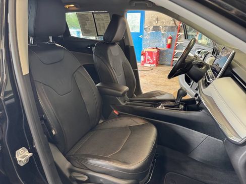 Used 2022 Jeep Compass Limited AWD/4WD image 18