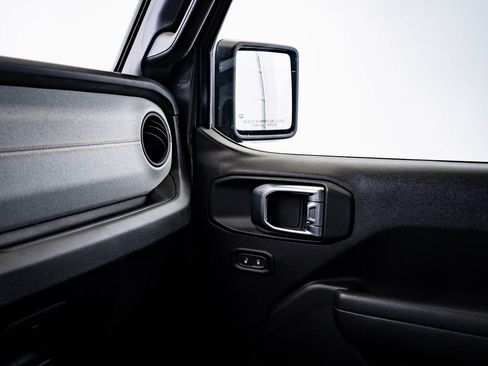 Used 2024 Jeep Wrangler Unlimited image 38