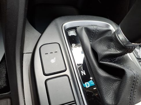 Used 2013 Hyundai Santa Fe Limited image 24