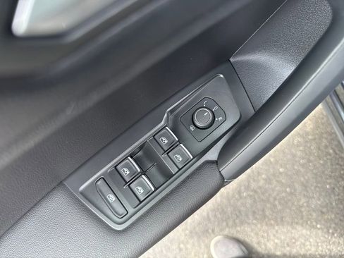 Used 2020 Volkswagen Tiguan SE R-Line image 20