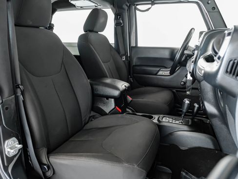 Used 2016 Jeep Wrangler Sport image 27
