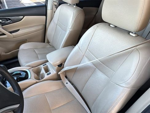 Used 2016 Nissan Rogue SL image 22