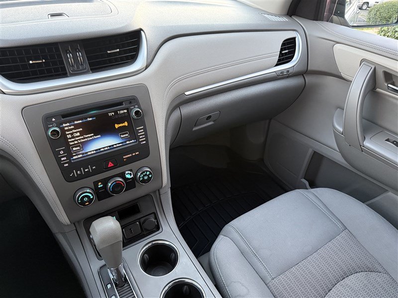 Used 2017 Chevrolet Traverse LS FWD image 10