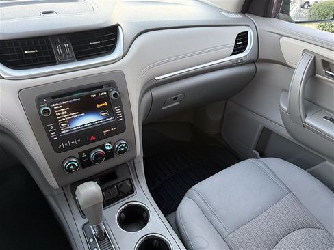 Used 2017 Chevrolet Traverse LS FWD image 10