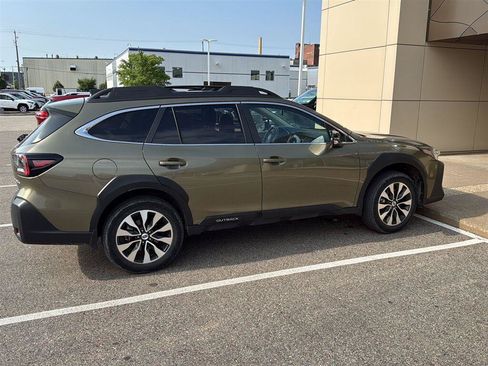 Used 2024 Subaru Outback Limited AWD/4WD image 9