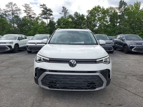 New 2026 Volkswagen Taos SE FWD image 2