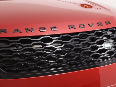 Used 2023 Land Rover Range Rover Velar R-Dynamic S image 17