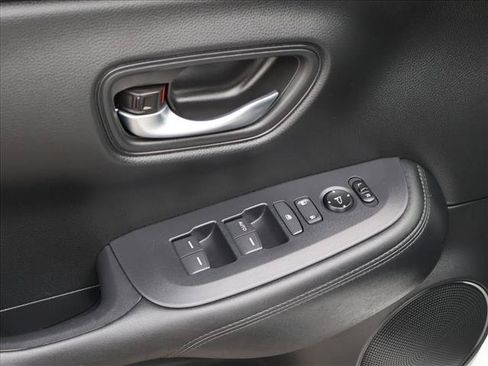 Used 2025 Honda HR-V LX image 10