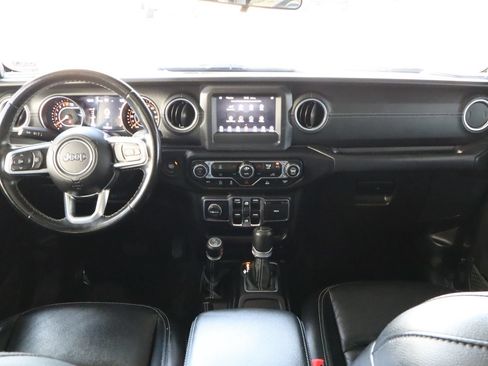 Used 2020 Jeep Gladiator Overland w/ Trailer Tow Package AWD/4WD image 28