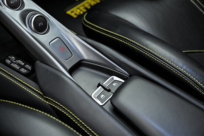 Used 2020 Ferrari F8 Tributo RWD image 46