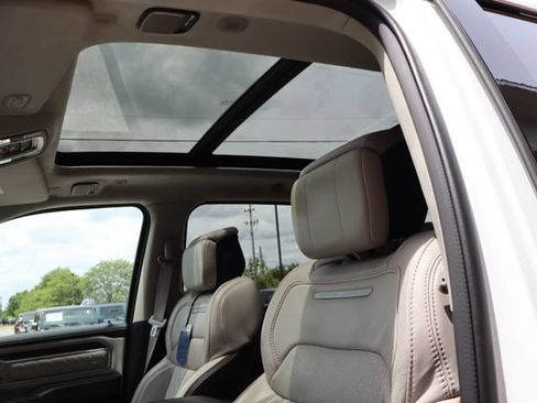 Used 2025 RAM 1500 Tungsten AWD/4WD image 33