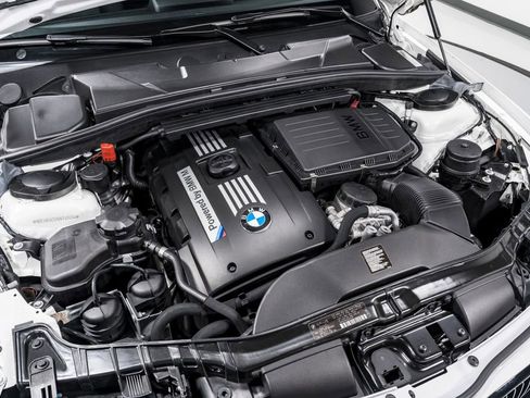 Used 2011 BMW 1 Series M image 37