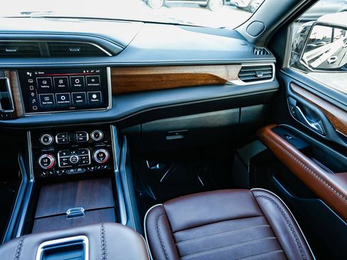 Used 2024 GMC Yukon XL Denali Ultimate image 15