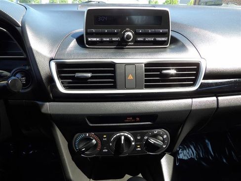 Used 2015 MAZDA MAZDA3 i SV image 18
