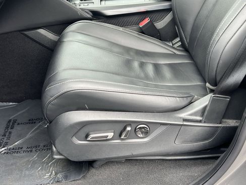 Used 2025 Acura MDX SH-AWD w/ Technology Package image 15