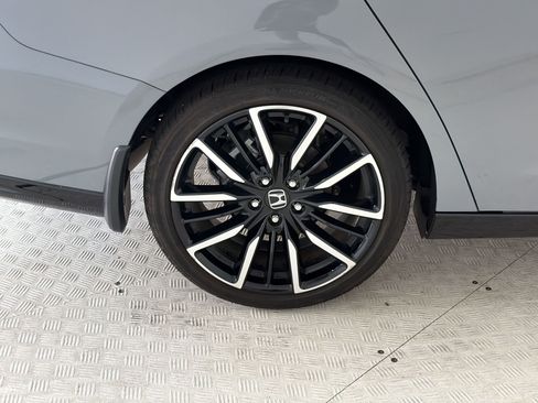 Used 2025 Honda Accord Touring image 12