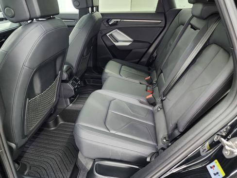 Used 2024 Audi Q3 2.0T Premium image 34