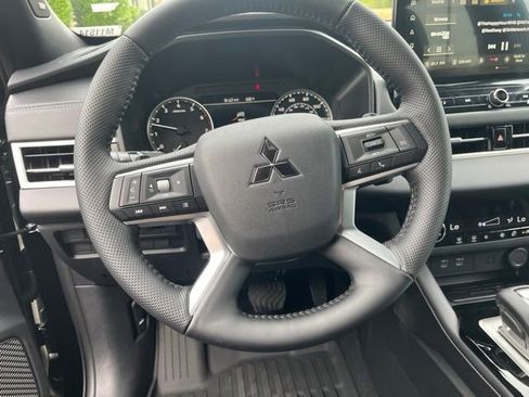 New 2026 Mitsubishi Outlander LE FWD image 15