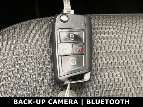 Used 2020 Volkswagen Golf 4-Door image 23