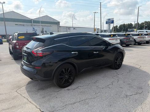 Used 2023 Nissan Murano SV w/ SV Midnight Edition Package FWD image 3