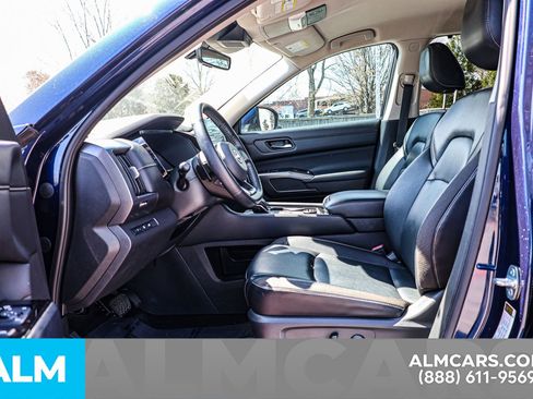Used 2023 Nissan Pathfinder SL image 17