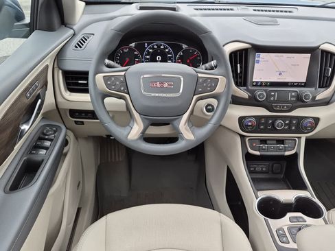 Used 2024 GMC Terrain Denali w/ Denali Premium Package image 11