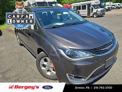 Used 2017 Chrysler Pacifica Platinum