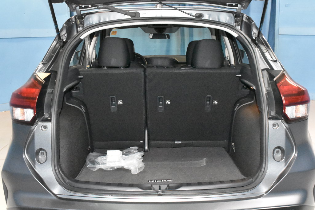 Certified 2025 Nissan Kicks Play S FWD image 24