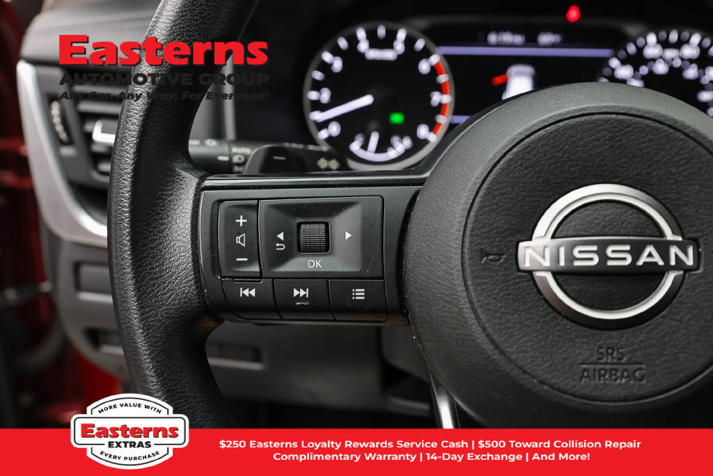 Used 2023 Nissan Rogue S AWD/4WD image 16