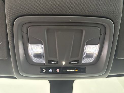 Used 2021 GMC Sierra 1500 4x4 Crew Cab w/ Sierra Value Package image 14